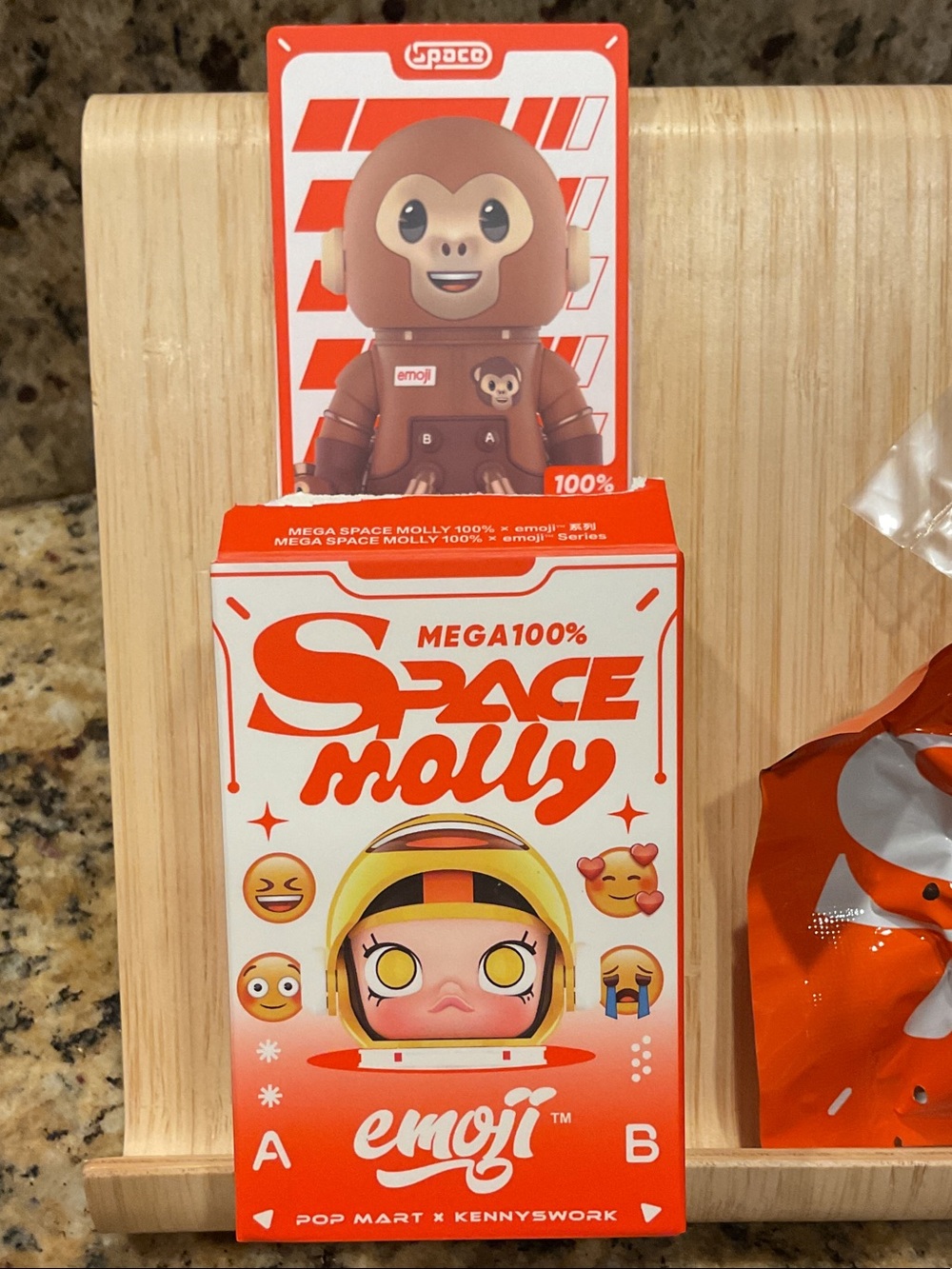 Pop Mart Space Molly Emoji Mega 100% Brown Monkey confirmed with card NIB